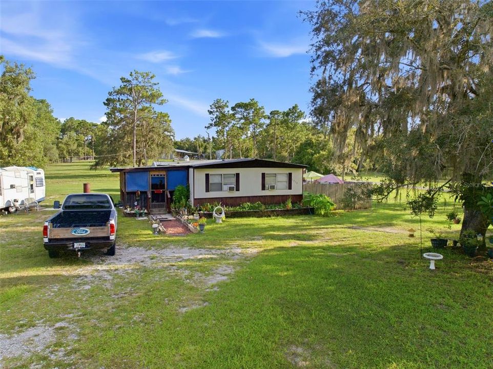 Active With Contract: $179,900 (3 beds, 2 baths, 1152 Square Feet)