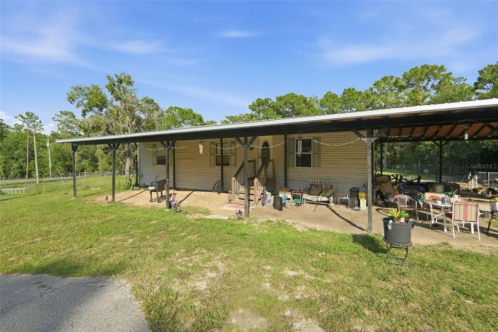 Active With Contract: $179,900 (3 beds, 2 baths, 1152 Square Feet)
