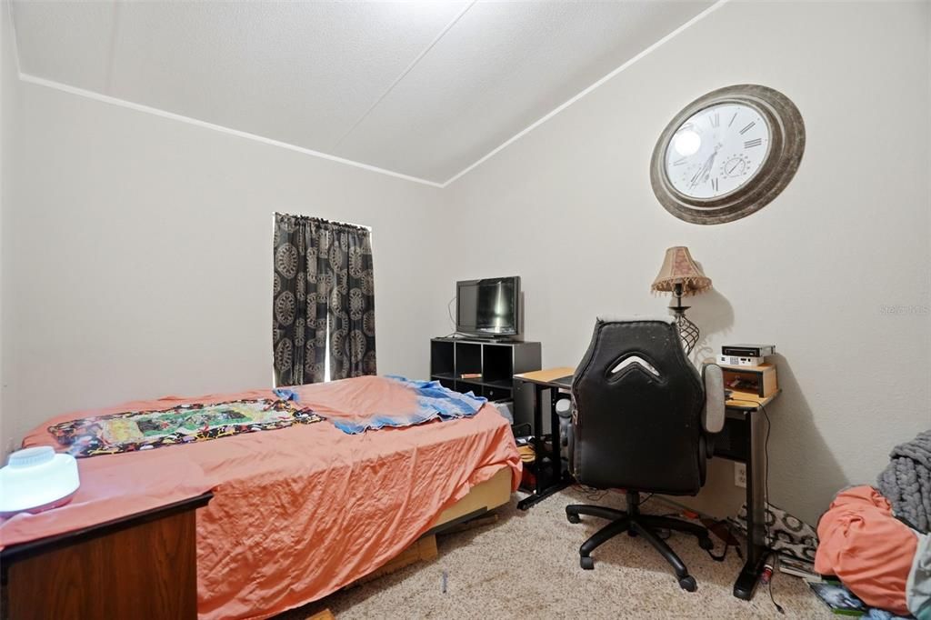 Active With Contract: $179,900 (3 beds, 2 baths, 1152 Square Feet)