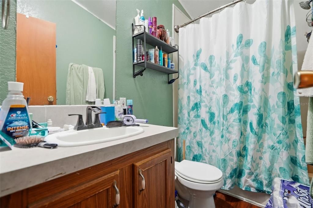 Active With Contract: $179,900 (3 beds, 2 baths, 1152 Square Feet)
