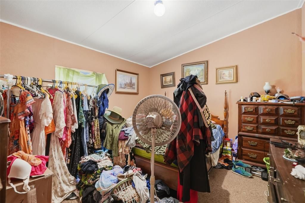 Active With Contract: $179,900 (3 beds, 2 baths, 1152 Square Feet)