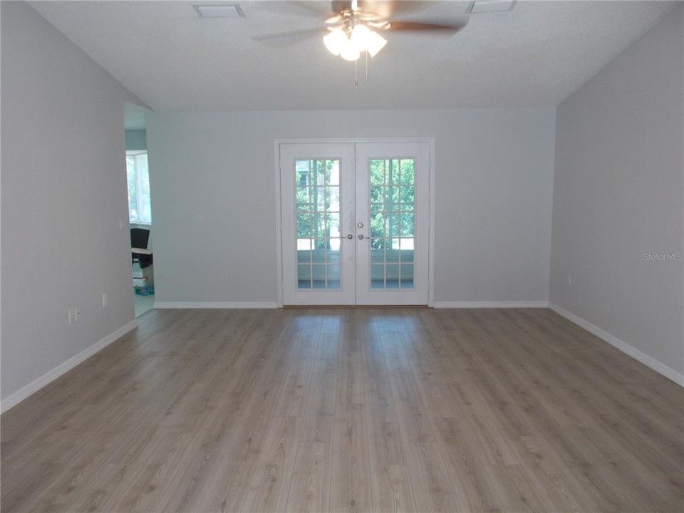 For Sale: $244,900 (3 beds, 2 baths, 1621 Square Feet)