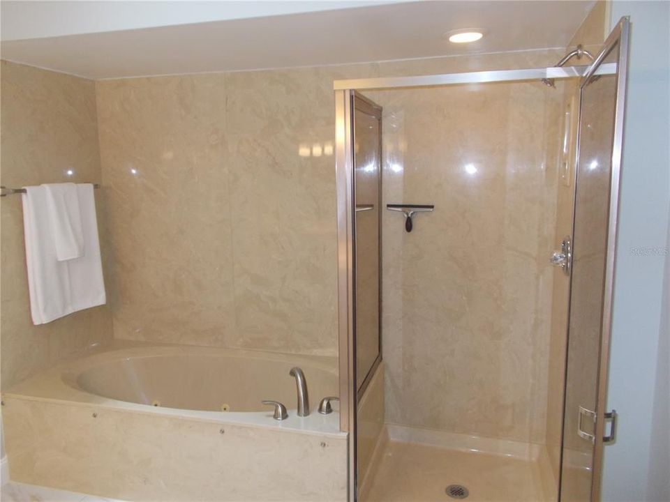 For Sale: $244,900 (3 beds, 2 baths, 1621 Square Feet)