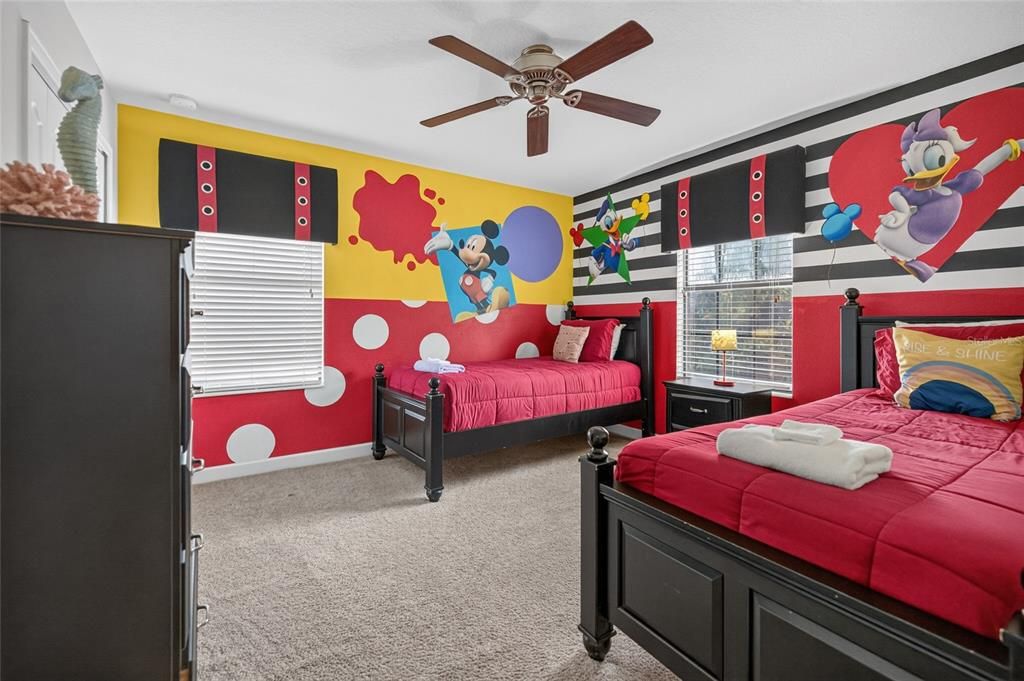 For Sale: $639,700 (9 beds, 5 baths, 3909 Square Feet)