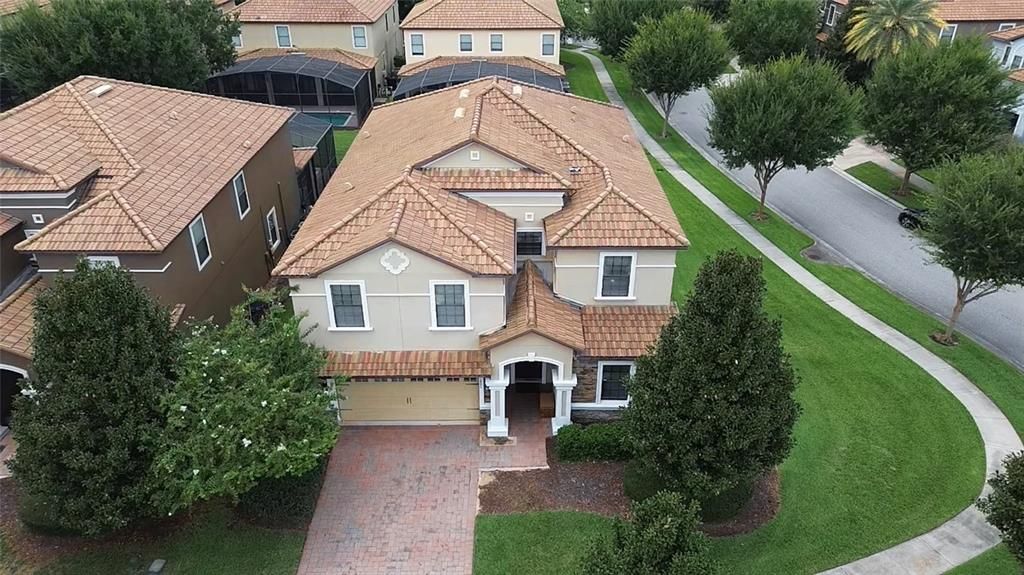 For Sale: $639,700 (9 beds, 5 baths, 3909 Square Feet)