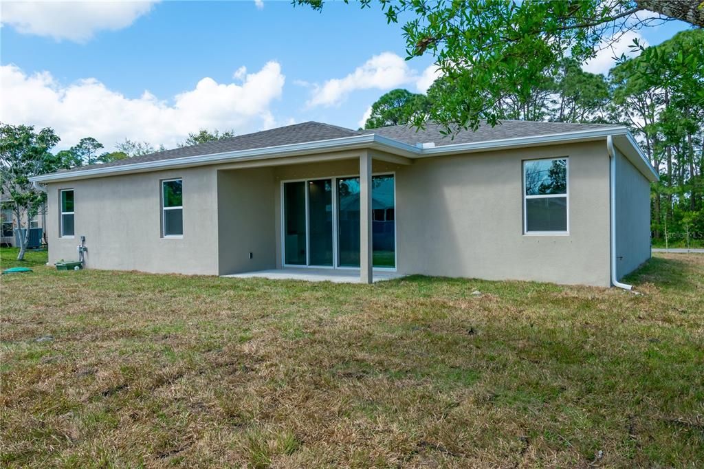 For Rent: $2,550 (4 beds, 2 baths, 1928 Square Feet)