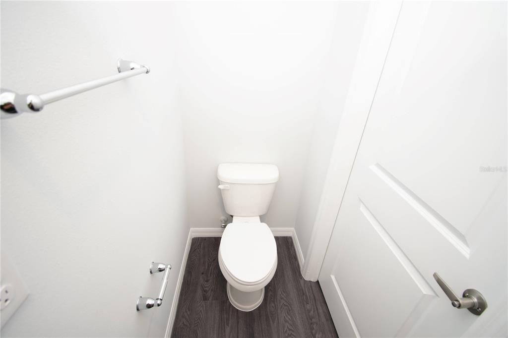 For Rent: $2,550 (4 beds, 2 baths, 1928 Square Feet)