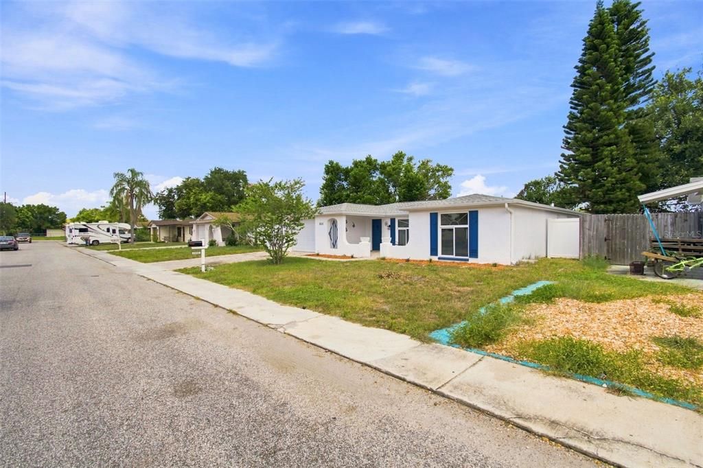 En Venta: $315,000 (4 camas, 2 baños, 1612 Pies cuadrados)