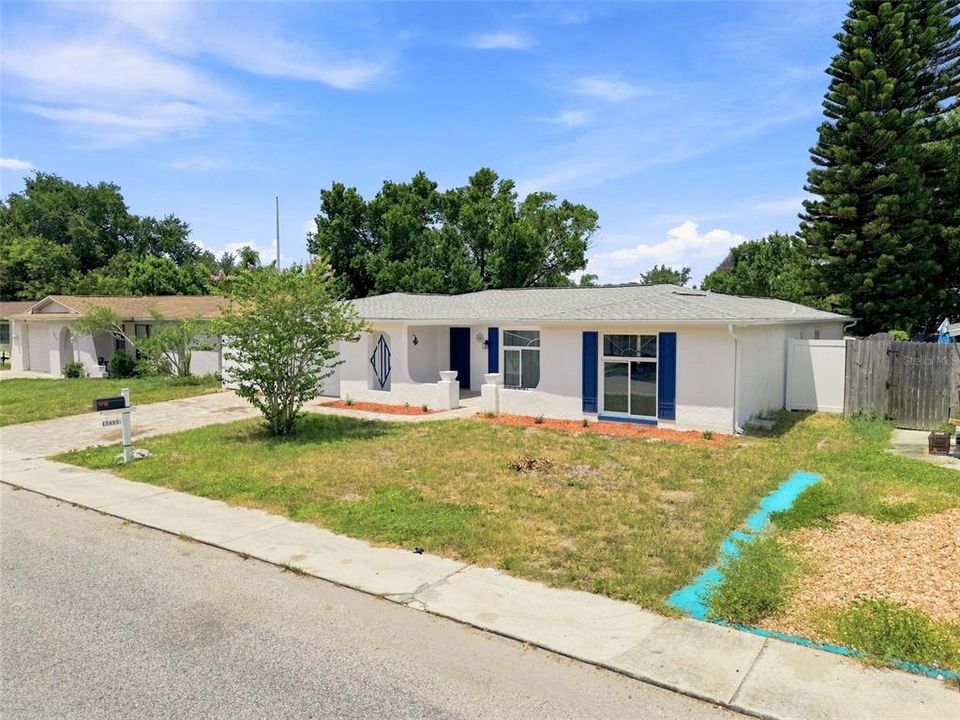 En Venta: $315,000 (4 camas, 2 baños, 1612 Pies cuadrados)