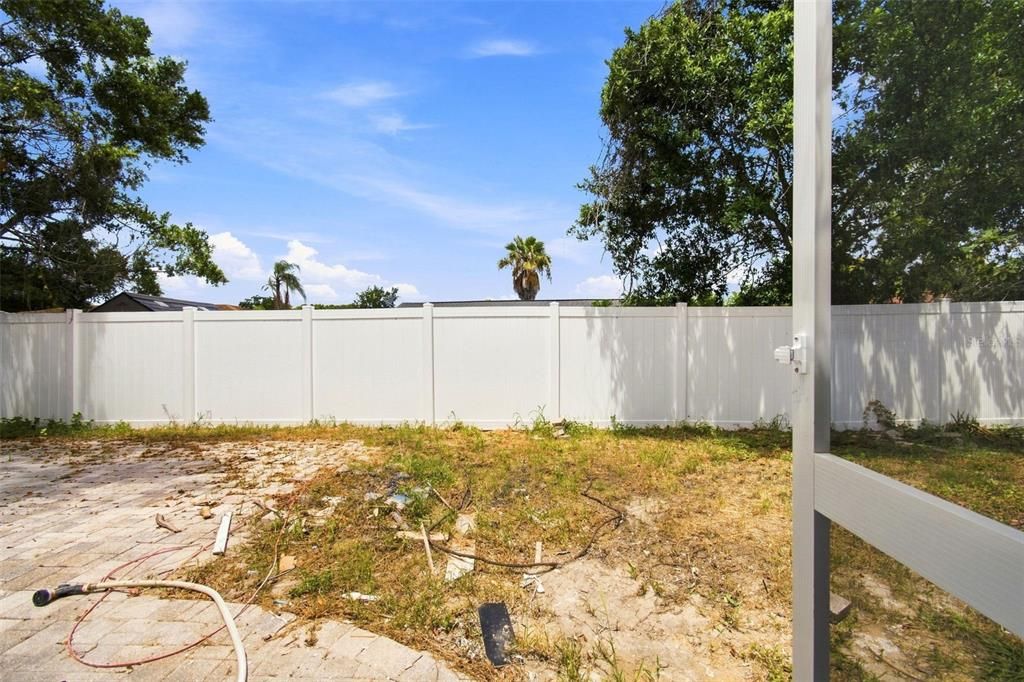 En Venta: $315,000 (4 camas, 2 baños, 1612 Pies cuadrados)