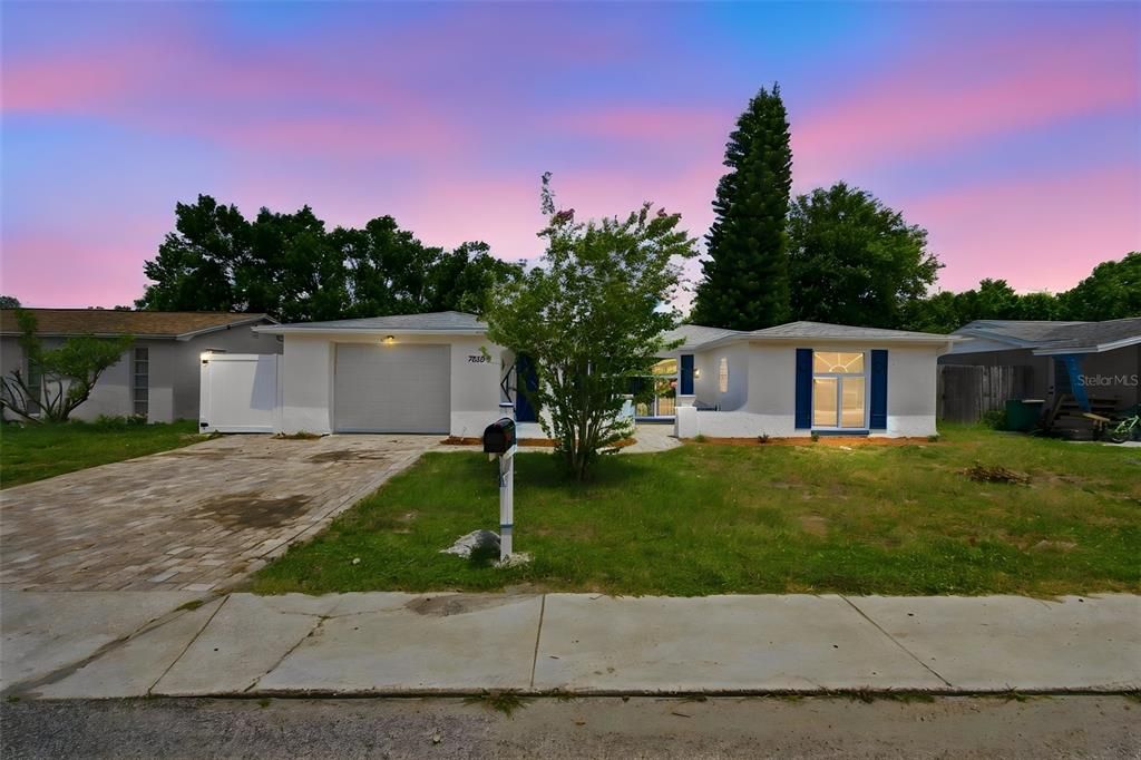 En Venta: $315,000 (4 camas, 2 baños, 1612 Pies cuadrados)