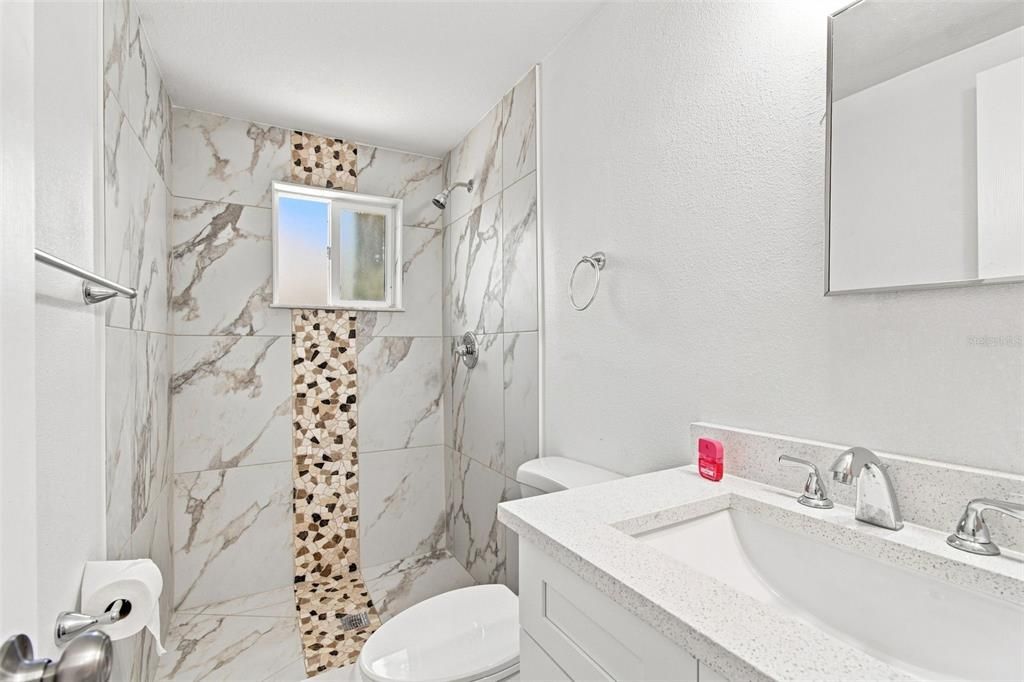 En Venta: $315,000 (4 camas, 2 baños, 1612 Pies cuadrados)