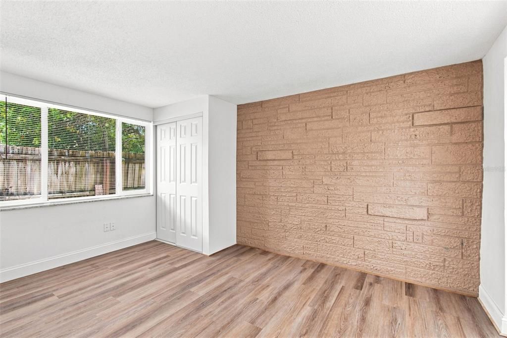 En Venta: $315,000 (4 camas, 2 baños, 1612 Pies cuadrados)