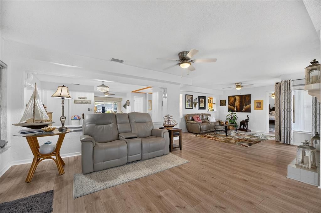 For Sale: $410,000 (3 beds, 2 baths, 2302 Square Feet)