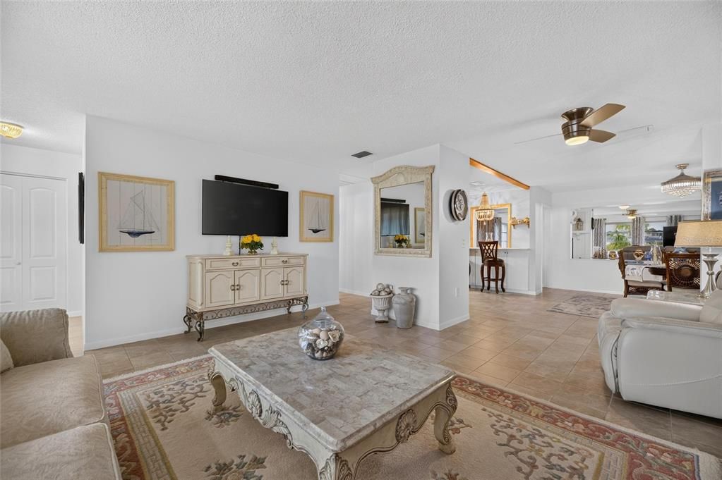For Sale: $410,000 (3 beds, 2 baths, 2302 Square Feet)