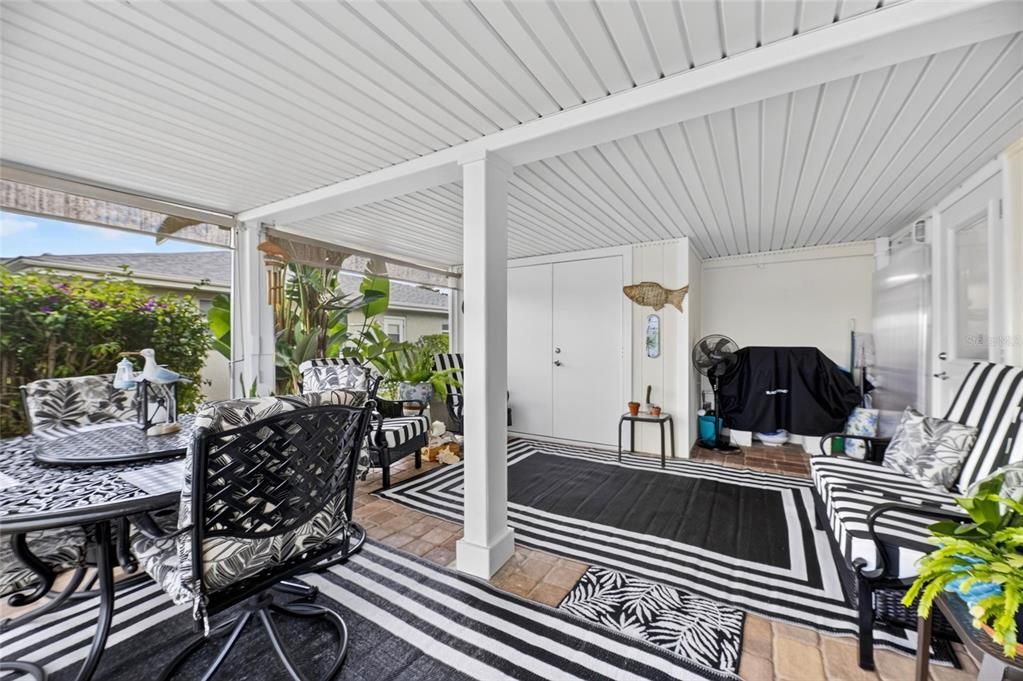 For Sale: $410,000 (3 beds, 2 baths, 2302 Square Feet)