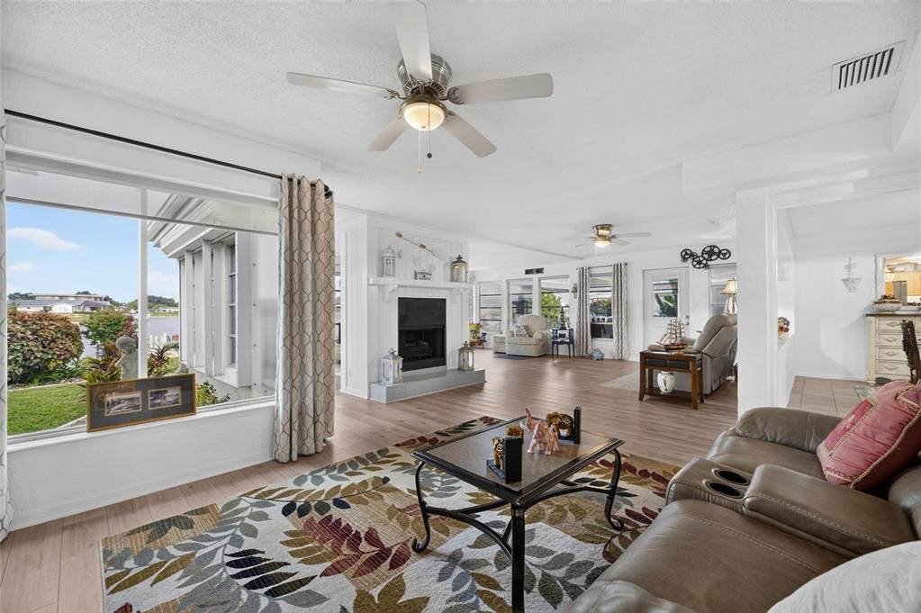 For Sale: $410,000 (3 beds, 2 baths, 2302 Square Feet)