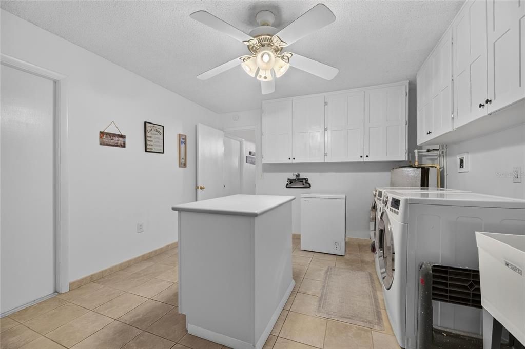 For Sale: $410,000 (3 beds, 2 baths, 2302 Square Feet)