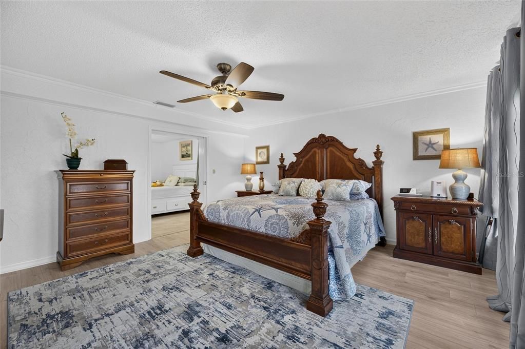 For Sale: $410,000 (3 beds, 2 baths, 2302 Square Feet)