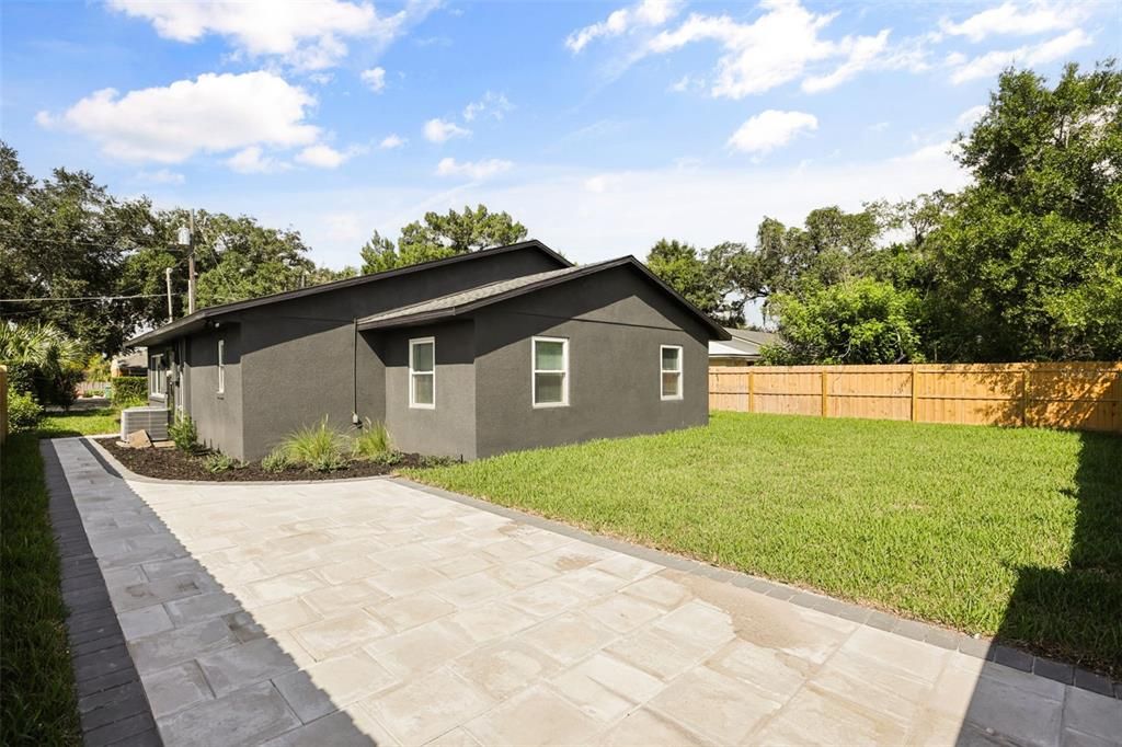For Sale: $689,000 (3 beds, 3 baths, 1794 Square Feet)