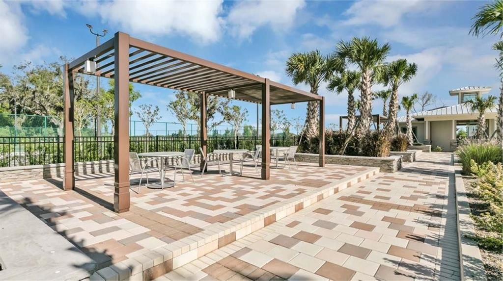 En Venta: $399,900 (4 camas, 3 baños, 2044 Pies cuadrados)