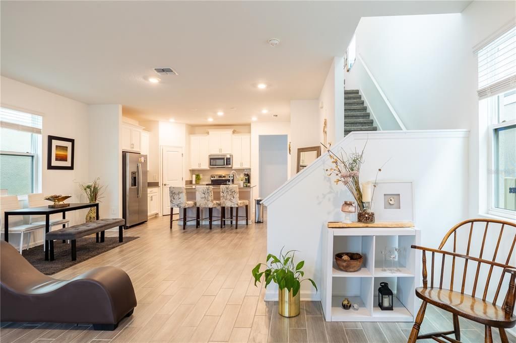 En Venta: $399,900 (4 camas, 3 baños, 2044 Pies cuadrados)