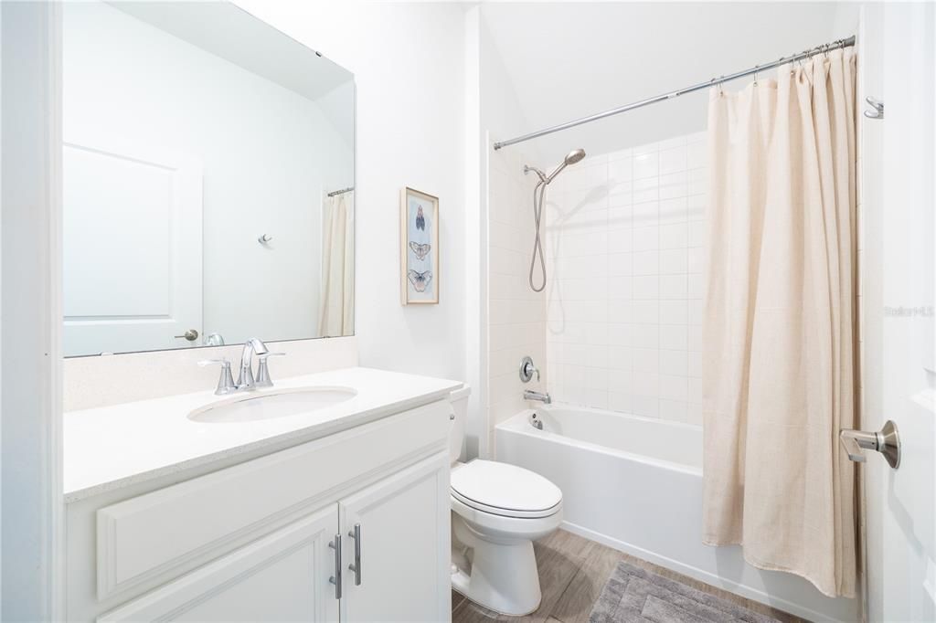 En Venta: $399,900 (4 camas, 3 baños, 2044 Pies cuadrados)