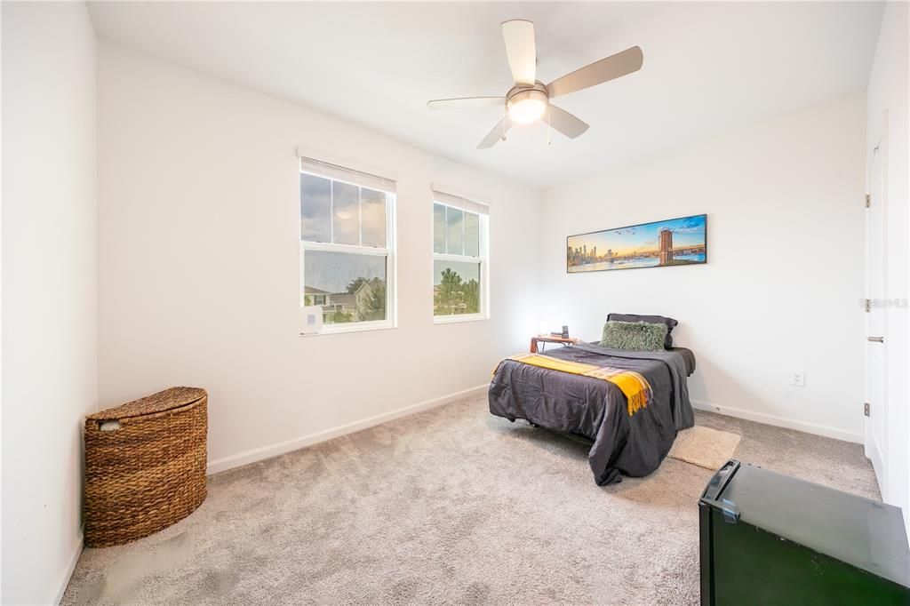 En Venta: $399,900 (4 camas, 3 baños, 2044 Pies cuadrados)