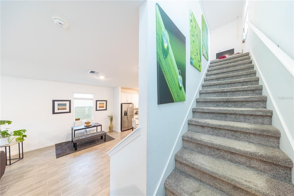 En Venta: $399,900 (4 camas, 3 baños, 2044 Pies cuadrados)