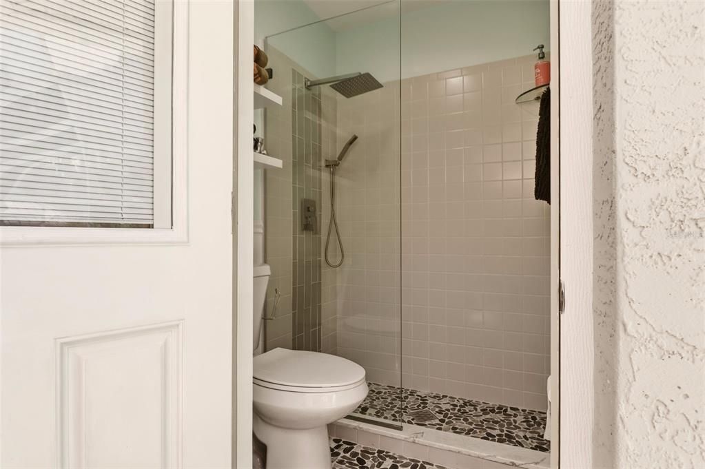 En Venta: $575,000 (4 camas, 2 baños, 2785 Pies cuadrados)