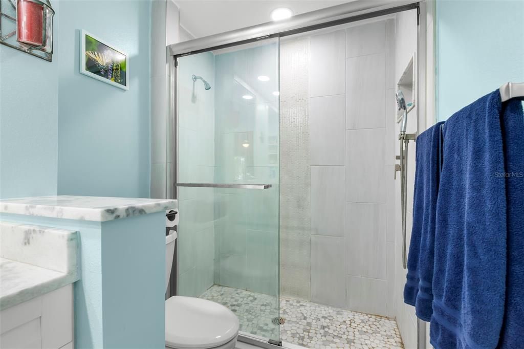 На продажу: $349,900 (3 спален, 2 ванн, 1450 Квадратных фут)