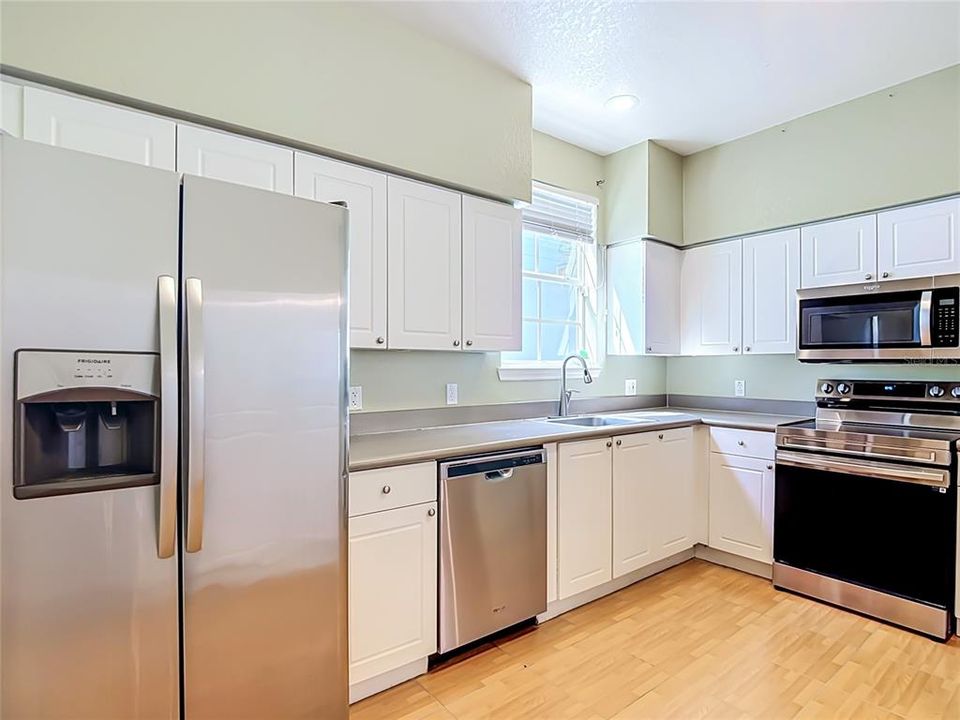 For Sale: $330,000 (4 beds, 2 baths, 1724 Square Feet)