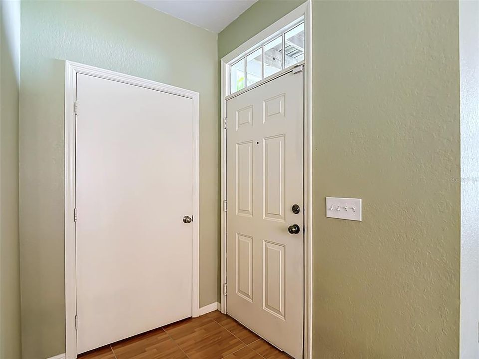 For Sale: $330,000 (4 beds, 2 baths, 1724 Square Feet)