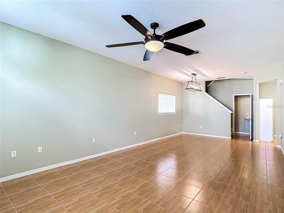 For Sale: $330,000 (4 beds, 2 baths, 1724 Square Feet)