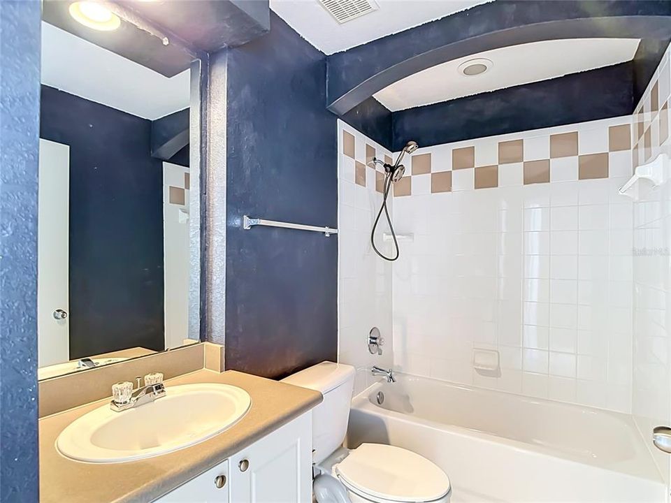 For Sale: $330,000 (4 beds, 2 baths, 1724 Square Feet)