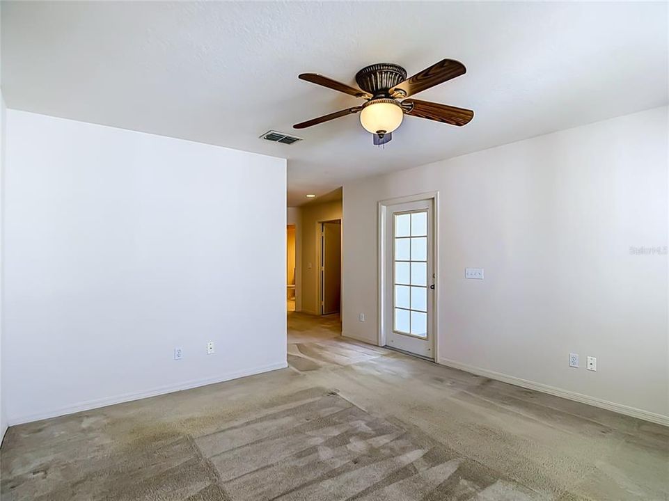 For Sale: $330,000 (4 beds, 2 baths, 1724 Square Feet)