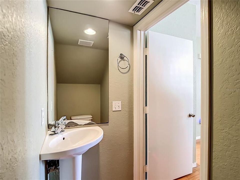 For Sale: $330,000 (4 beds, 2 baths, 1724 Square Feet)
