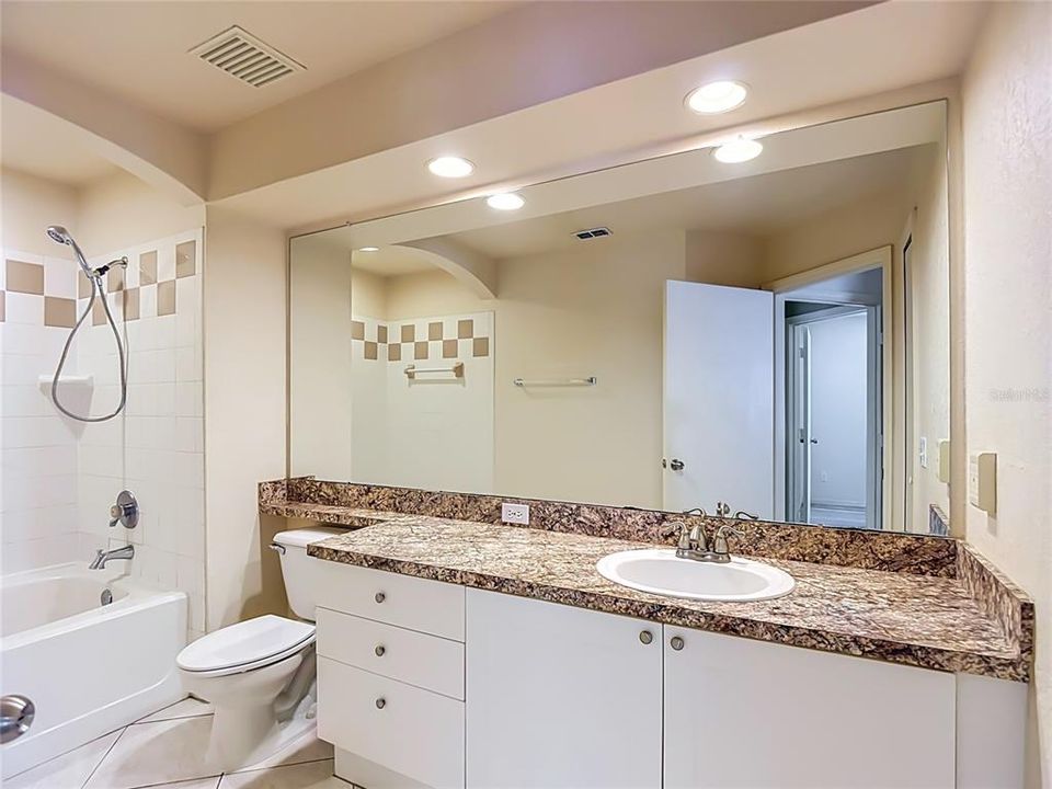 For Sale: $330,000 (4 beds, 2 baths, 1724 Square Feet)