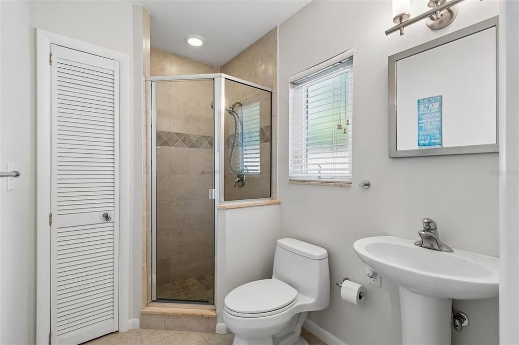 For Rent: $3,950 (4 beds, 3 baths, 2561 Square Feet)