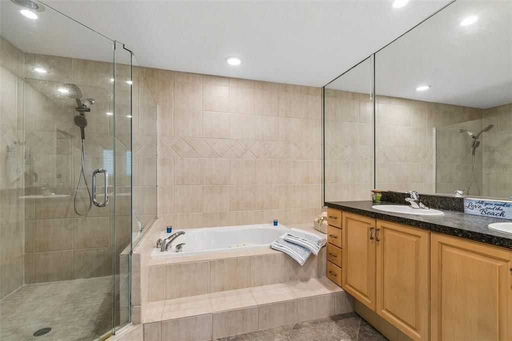 For Rent: $3,950 (4 beds, 3 baths, 2561 Square Feet)