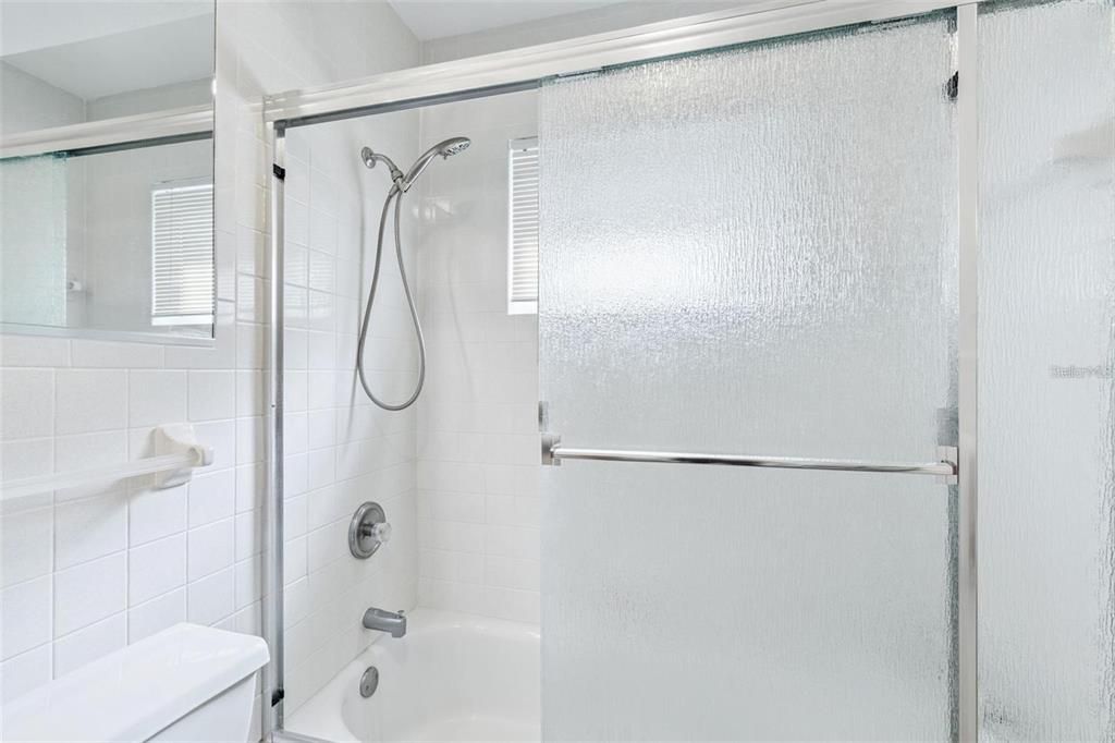 For Rent: $3,950 (4 beds, 3 baths, 2561 Square Feet)