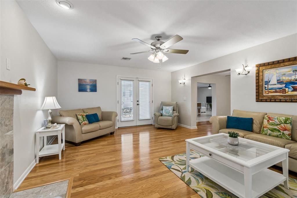 For Rent: $3,950 (4 beds, 3 baths, 2561 Square Feet)