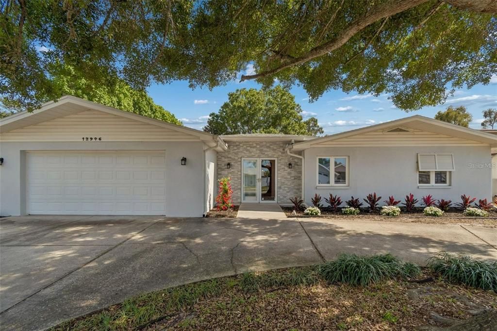 For Rent: $3,950 (4 beds, 3 baths, 2561 Square Feet)
