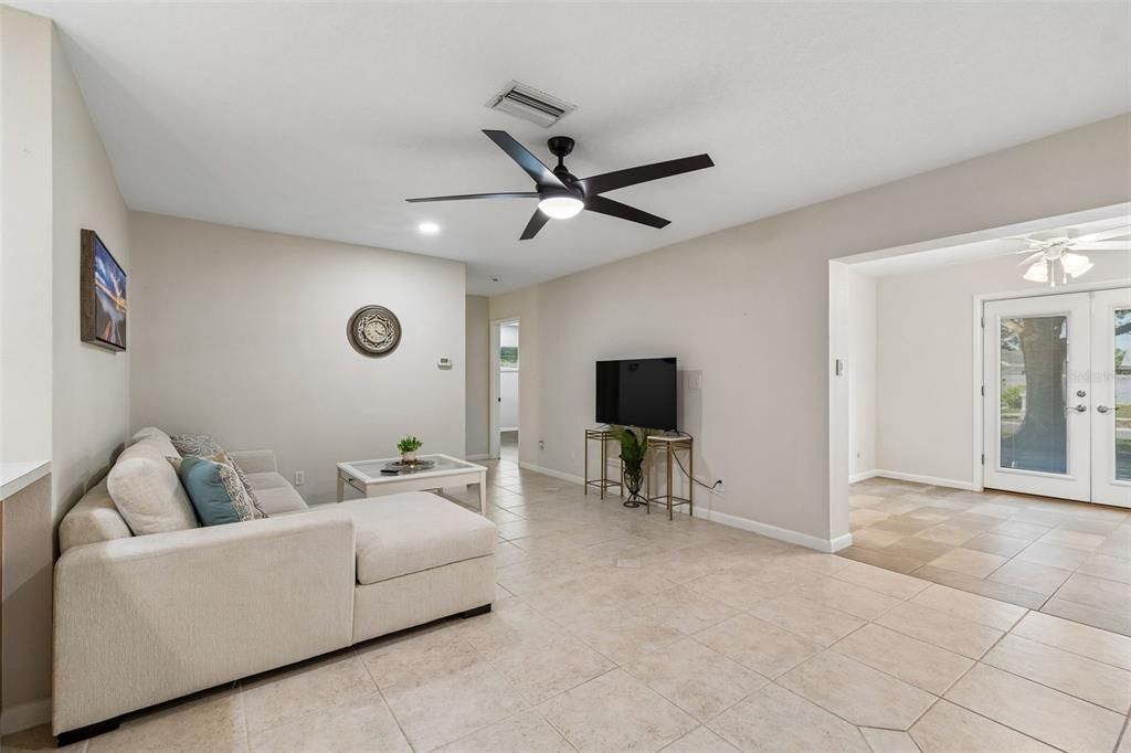 For Rent: $3,950 (4 beds, 3 baths, 2561 Square Feet)