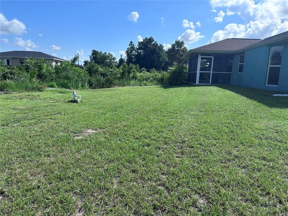 For Sale: $274,875 (2 beds, 2 baths, 1376 Square Feet)