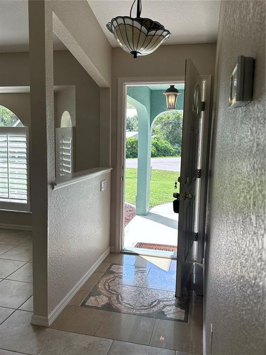 For Sale: $274,875 (2 beds, 2 baths, 1376 Square Feet)