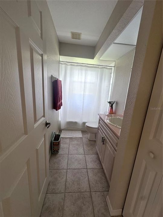For Sale: $274,875 (2 beds, 2 baths, 1376 Square Feet)