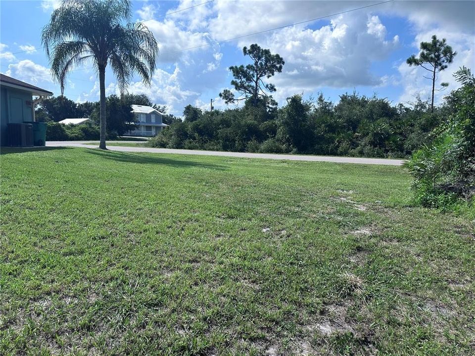 For Sale: $274,875 (2 beds, 2 baths, 1376 Square Feet)