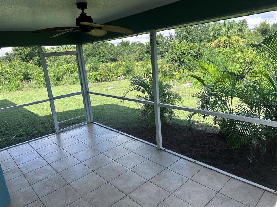 For Sale: $274,875 (2 beds, 2 baths, 1376 Square Feet)