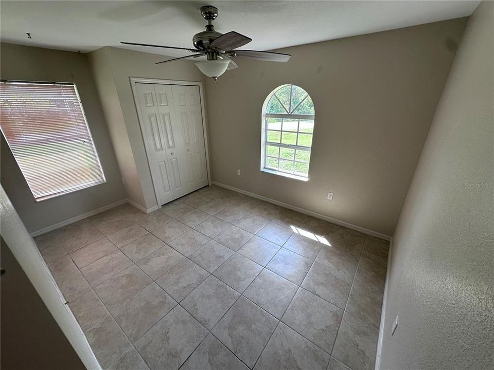For Sale: $274,875 (2 beds, 2 baths, 1376 Square Feet)